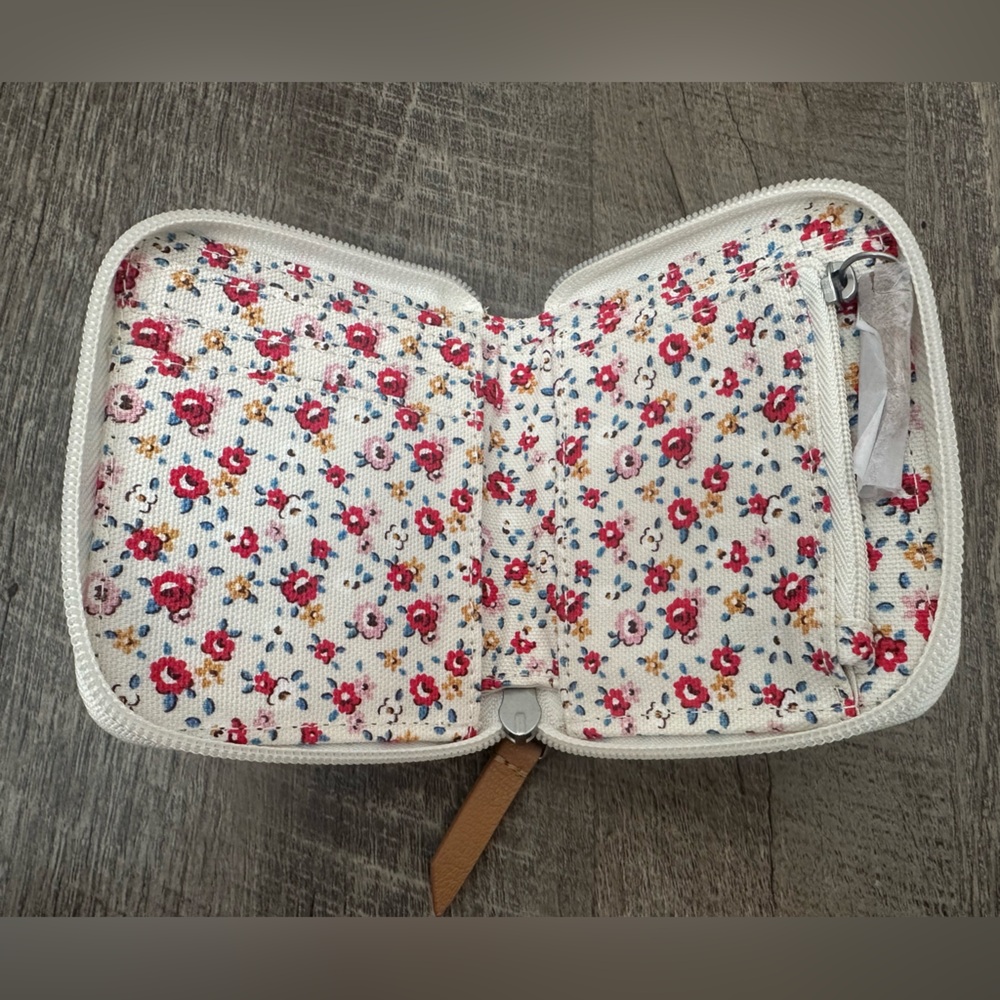 NWOT Cath Kidston x Peanuts Floral Zip Wallet - Picture 3 of 7
